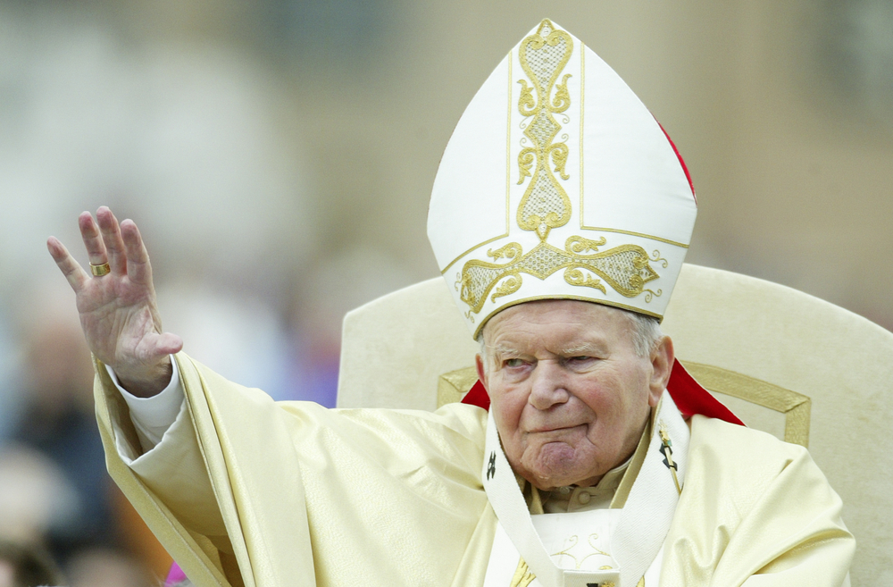 Ce a simțit Adrian Mutu când s-a întâlnit cu Papa la Vatican, în anul 2001: „Au fost cinci secunde”