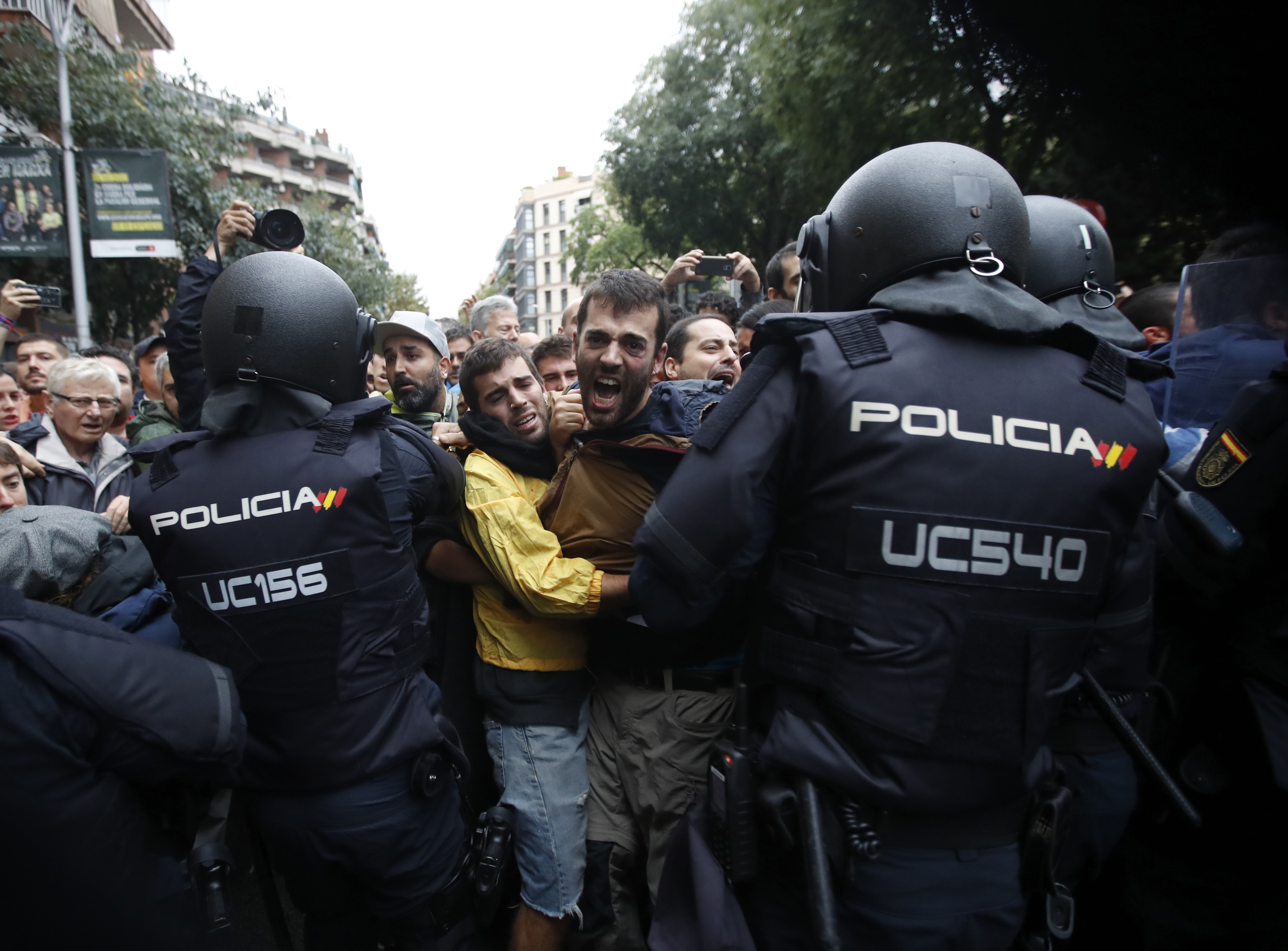 VIDEO | Referendumul pentru independența Cataloniei s-a încheiat.Bilanț: peste 840 de răniți