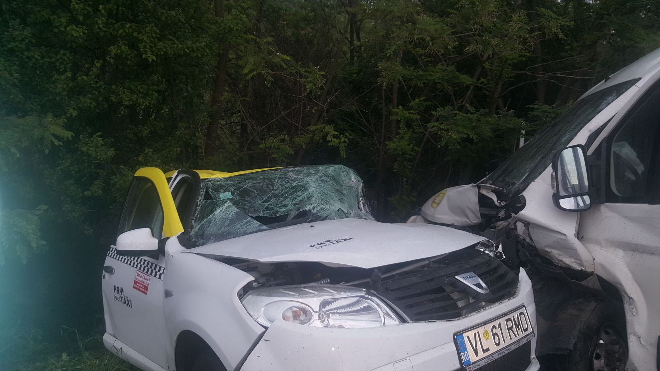 Accident în Mihăeşti, județul Vâlcea. Doi oameni au murit și alți trei sunt răniți