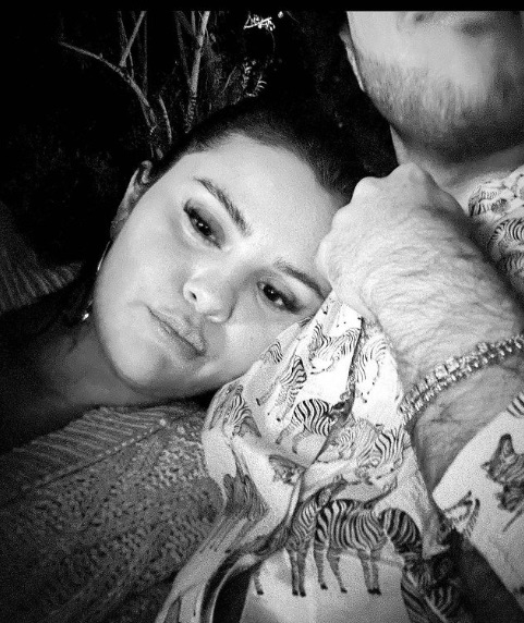 Selena Gomez le-a confirmat fanilor că are o relație cu Benny Blanco: „El este absolut totul pentru mine”. Cu ce se ocupă acesta