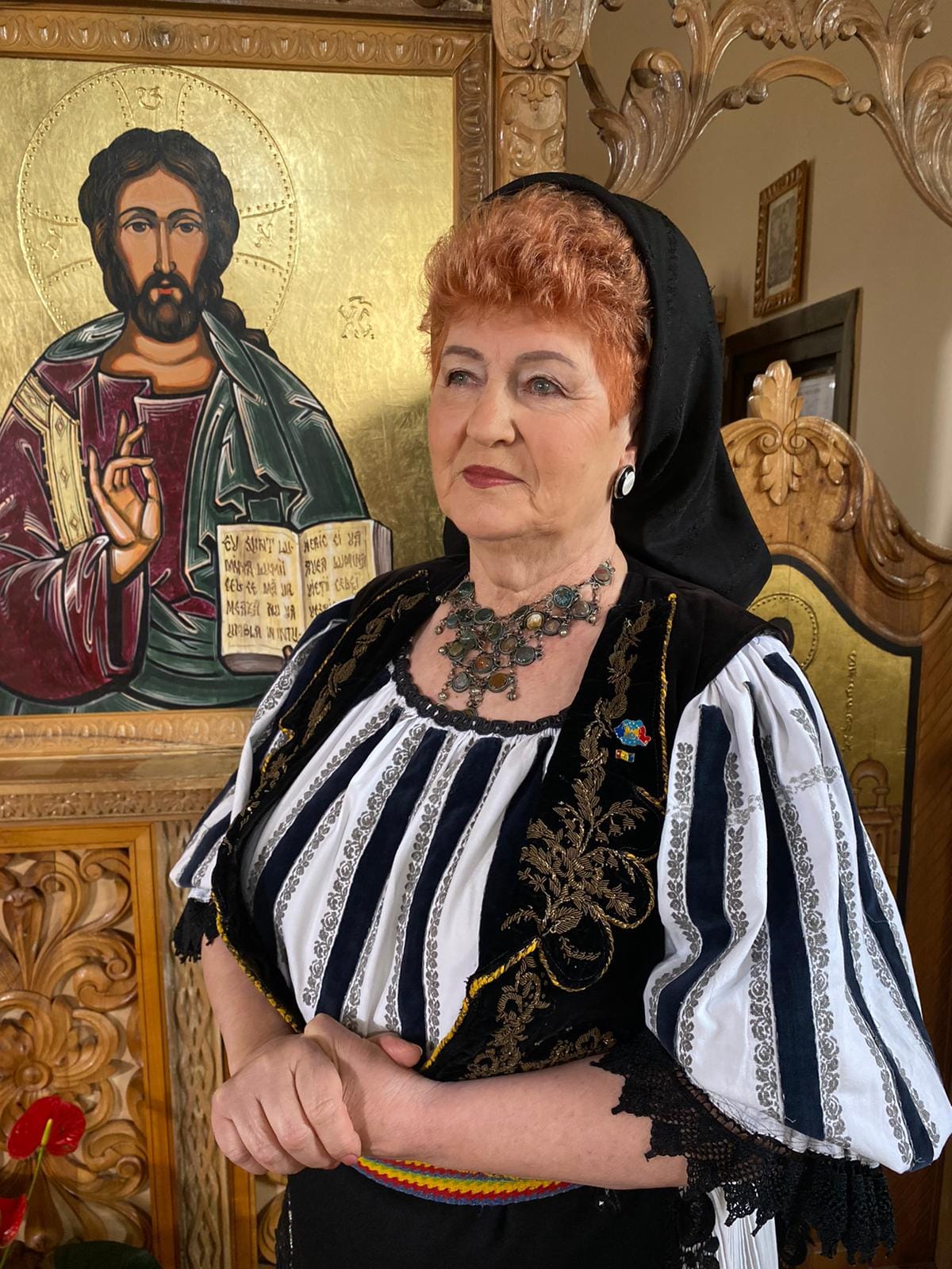 Veta Biriș locuiește la țară de zeci de ani. De ce nu s-a mutat niciodată la oraș cântăreața de muzică populară: „Am rămas acolo, la sat”