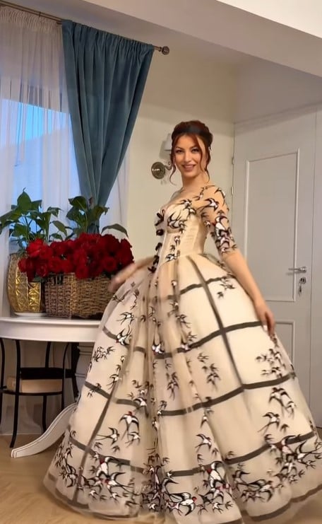 Imagini cu vedetele la Balul Mascat Bridgerton. Adelina Pestrițu și Nicole Cherry au atras atenția cu ținutele spectaculoase