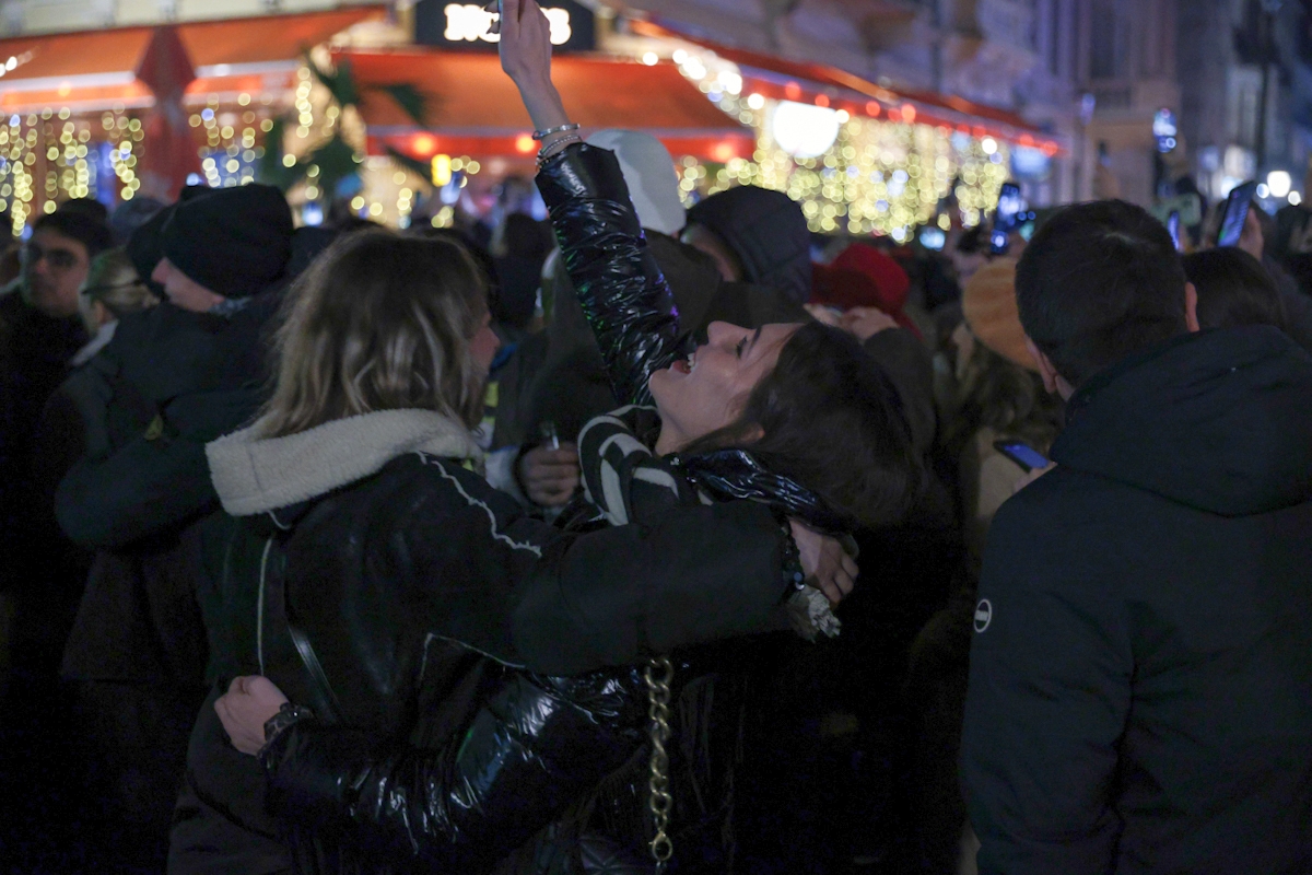 FOTO. Sute de persoane au petrecut de Revelion în Centrul Vechi, din București. A fost show și în Parcul IOR