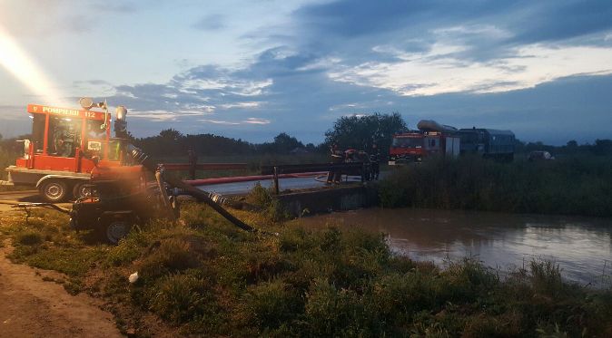 Mai multe drumuri din județul Timiș au fost inundate în urma ploilor | GALERIE FOTO
