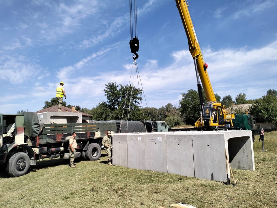 FOTO: Cum arată adăposturile antiaeriene construite de armată la Plauru. Ciolacu: „Nu sunt foarte aspectoase, dar a fost o improvizație”