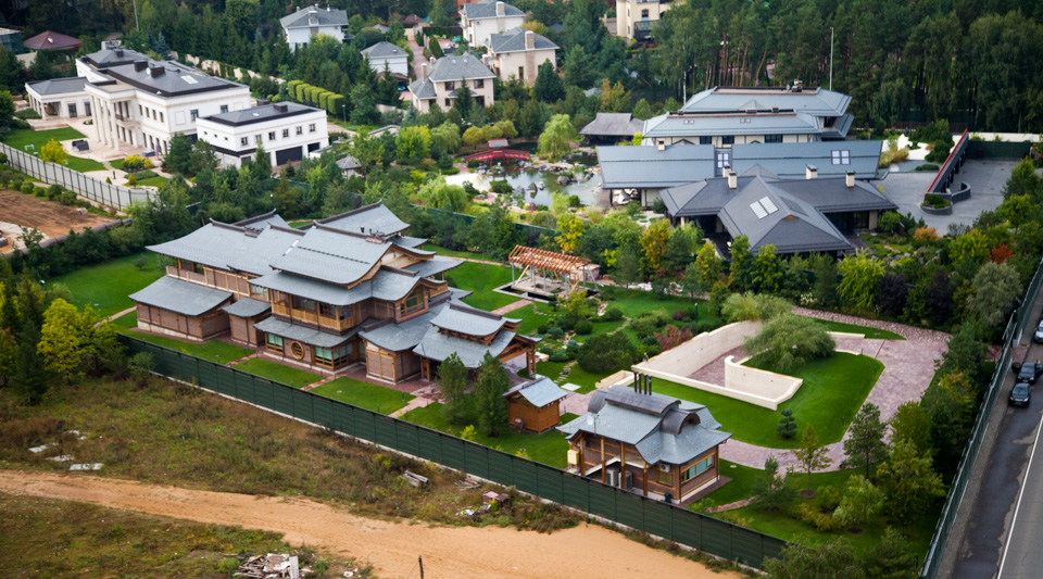 Palatul de 18 milioane de dolari al lui Serghei Șoigu, prezentat de presa rusă independentă. Domeniul ministrului apărării are 9.000 de metri pătrați