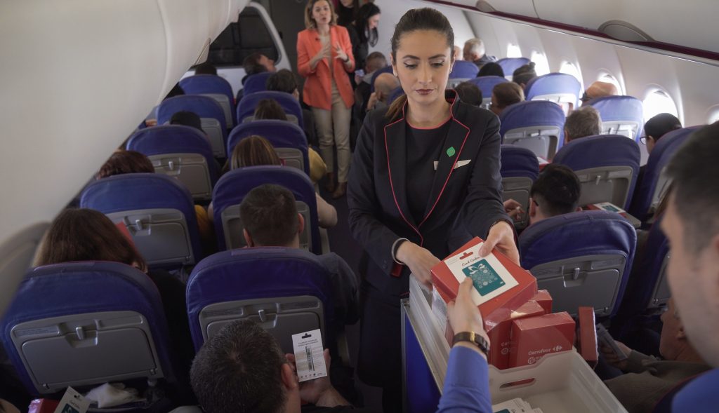 Dublă aniversare surpriză, la înălțime și la sol cu Poftim Brânza Românească și Deschidem Vinul Românesc