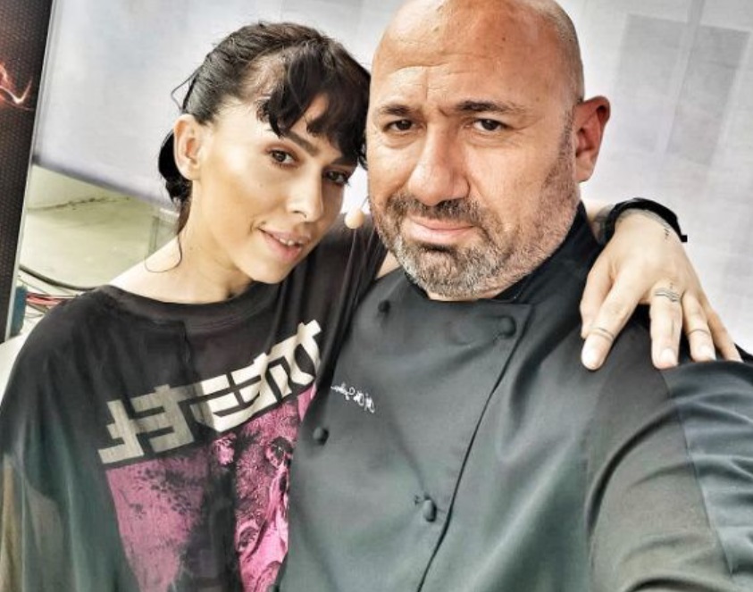 Cătălin Scărlătescu a răbufnit după ce o producătoare de la „Chefi la cuțite” i-a adresat un mesaj dur: „Ei se cred Dumnezei și noi suntem niște sclăveți”