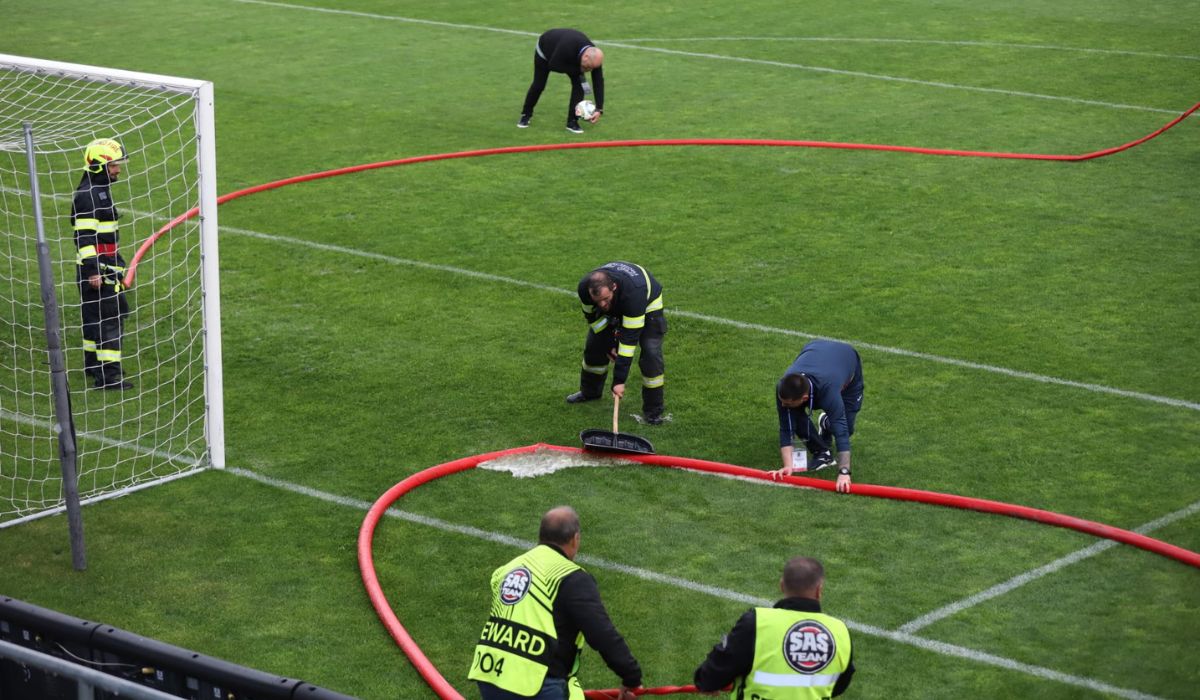Meciul România - Cipru, în preliminariile CM de fotbal feminin, întrerupt din cauza furtunii din București