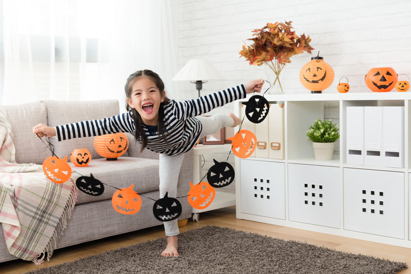 Idei pentru decorațiuni de Halloween - cele mai înfricoșătoare, dar amuzante aranjamente