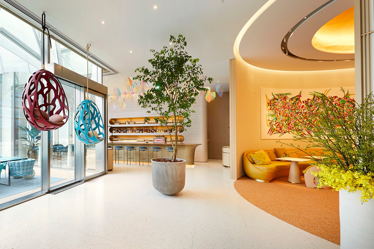 Cum arată primul restaurant Louis Vuitton. Imagini din localul deschis de brandul de lux în Japonia