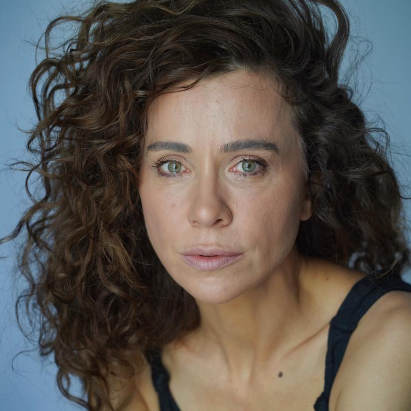 Andreea Vasile și Bogdan Albulescu joacă în „Iubire cu parfum de lavandă”, noul serial de la Antena 1. El a fost protagonist în telenovela „Regina”