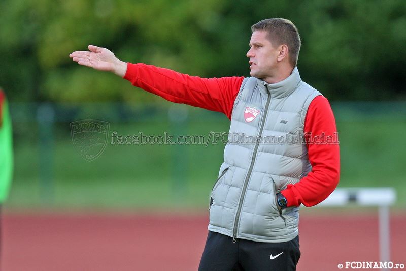 FOTO/ Dinamo, distracție cu amatorii: ”câinii” au mușcat din ”nomazi”!
