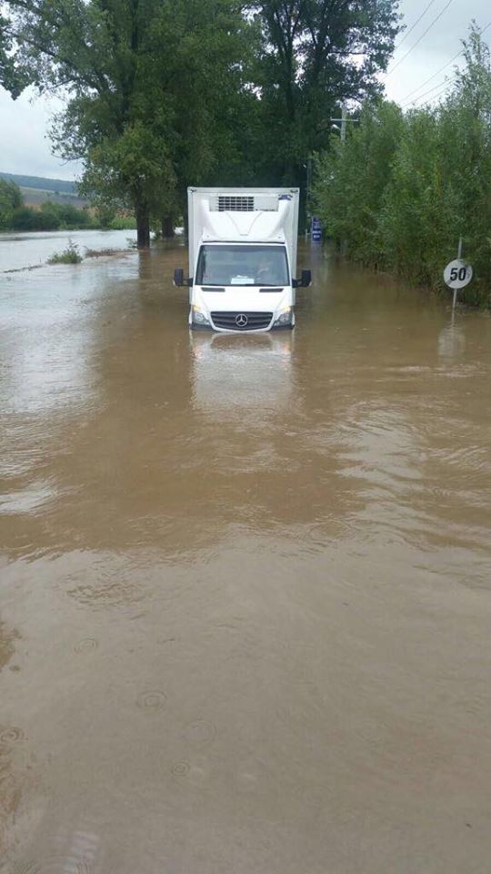Prăpăd din cauza inundațiilor în șase județe din țară. Zeci de locuințe au fost invadate de ape | FOTO ȘI VIDEO