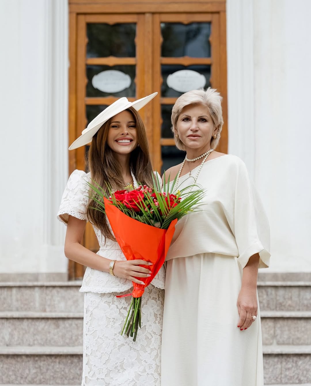 Noi imagini de la cununia civilă a Valeriei Lungu cu Alex Gîlcă