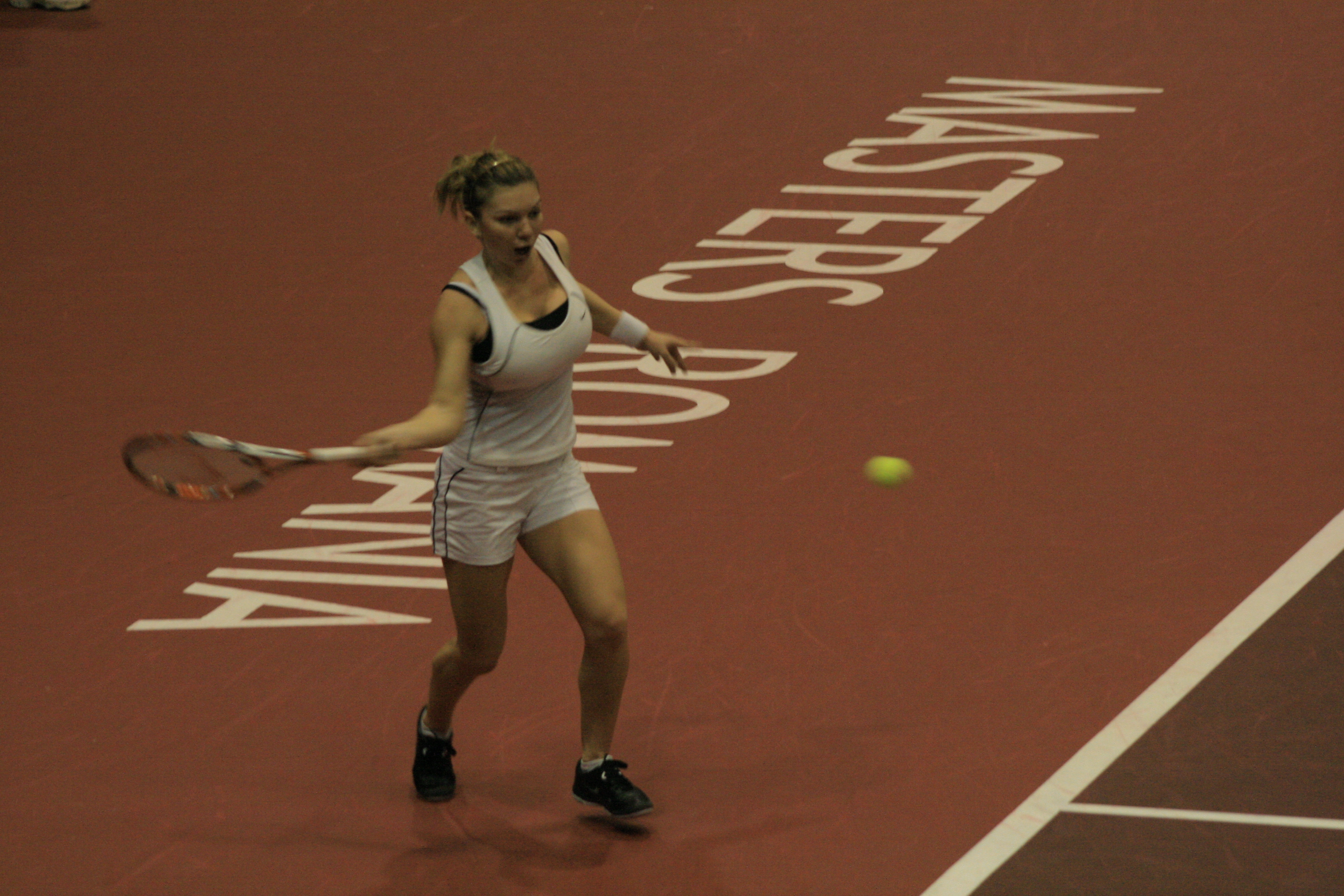 Simona Halep, schimbare INCREDIBILĂ! Cu SÂNII la vedere!