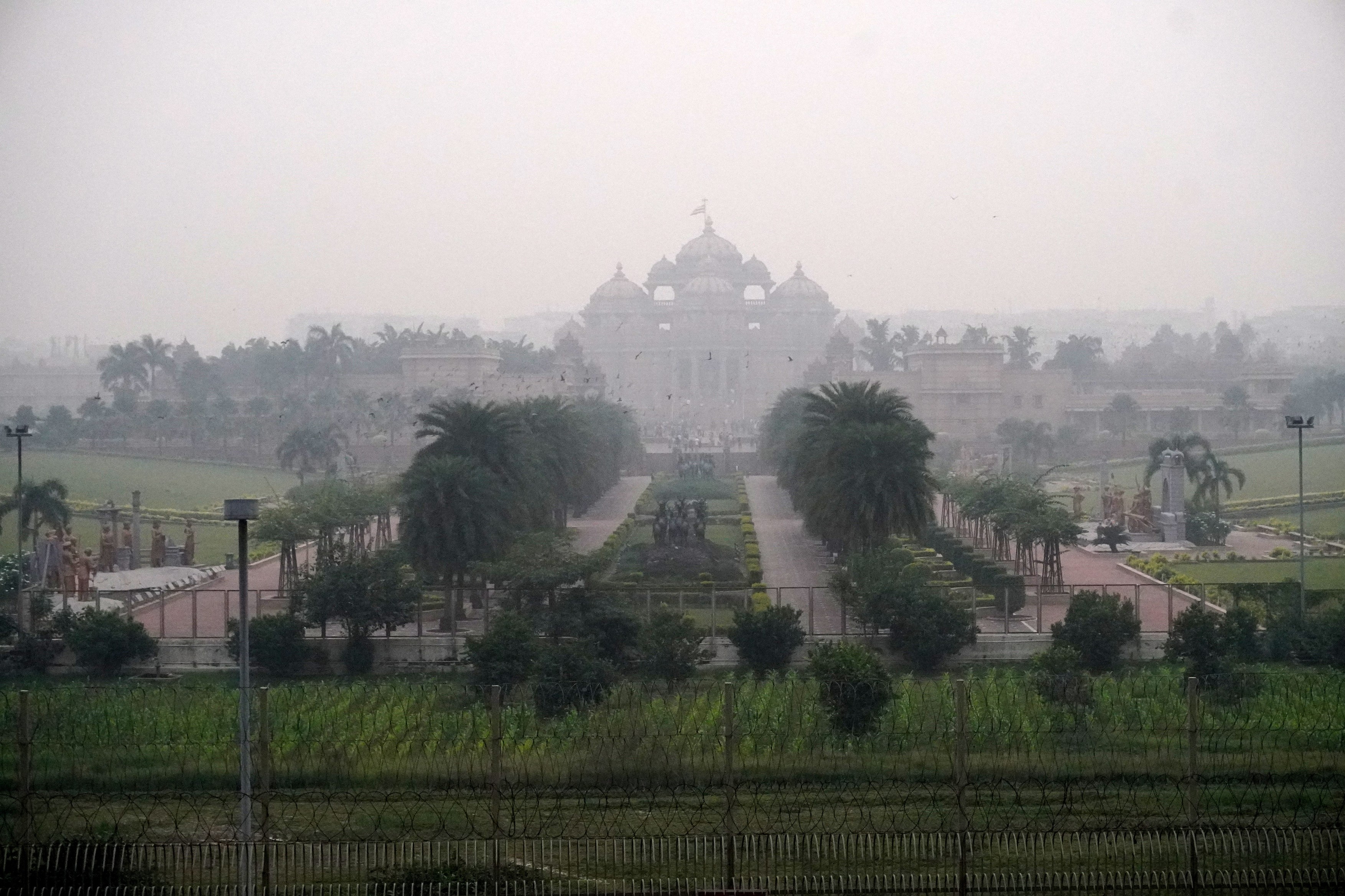 Poluare alarmantă în India, după festivalul luminilor. Capitala, acoperită de un nor toxic