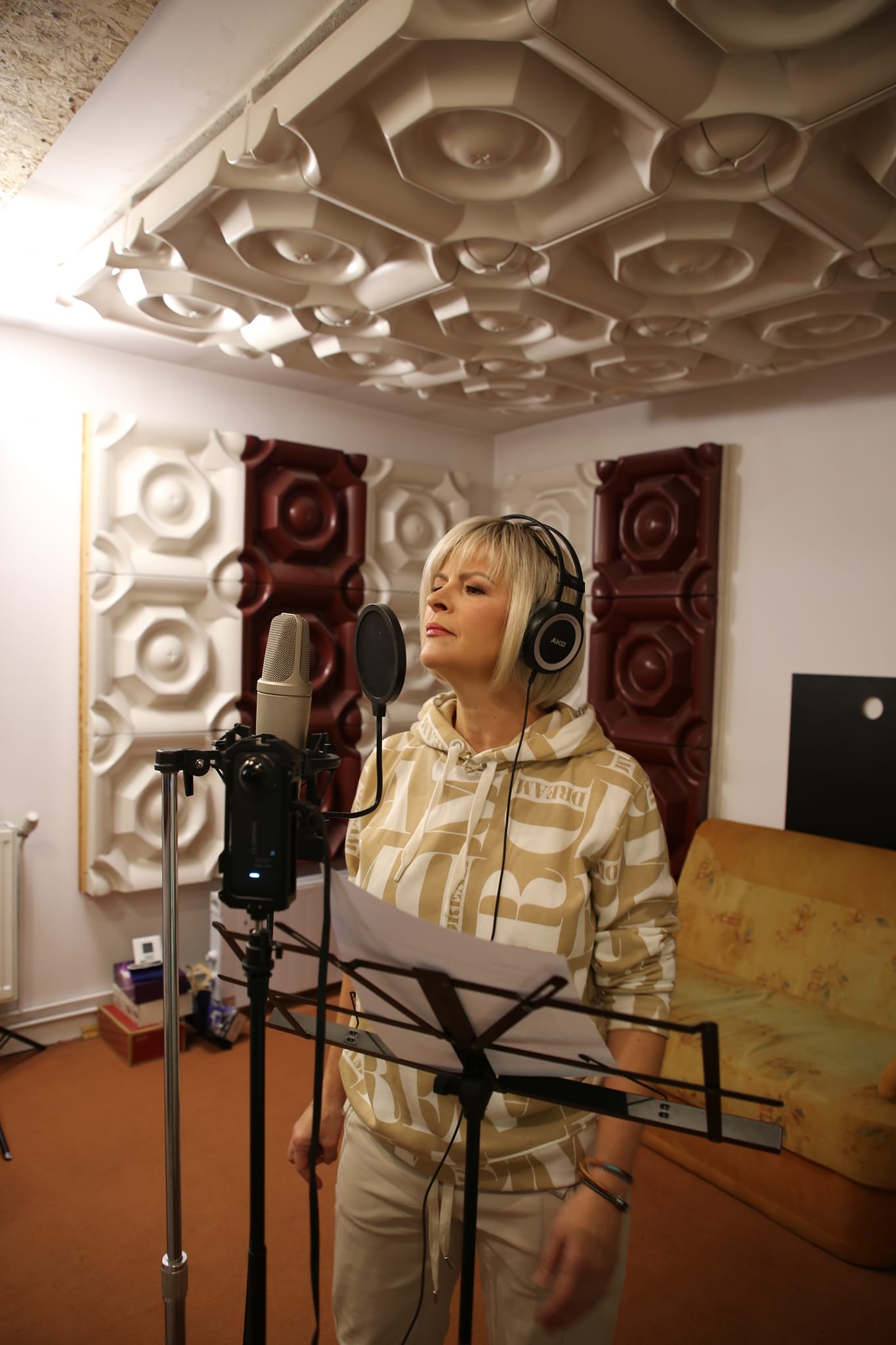 Ce crede Sanda Ladoși despre Andreea Bălan, colega ei din juriul emisiunii „Vedeta familiei”. „Consider că șapte ani de acasă sunt valabili în orice epocă”