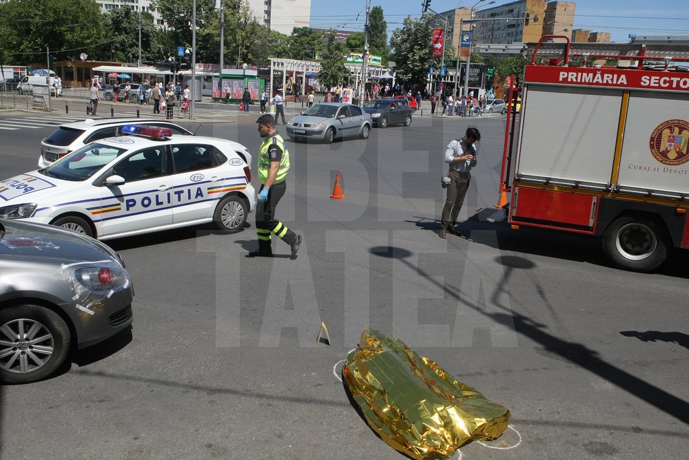 Cum intervin polițiștii în cazul unui accident rutier. Simularea, desfășurată într-o intersecție din București / VIDEO&FOTO