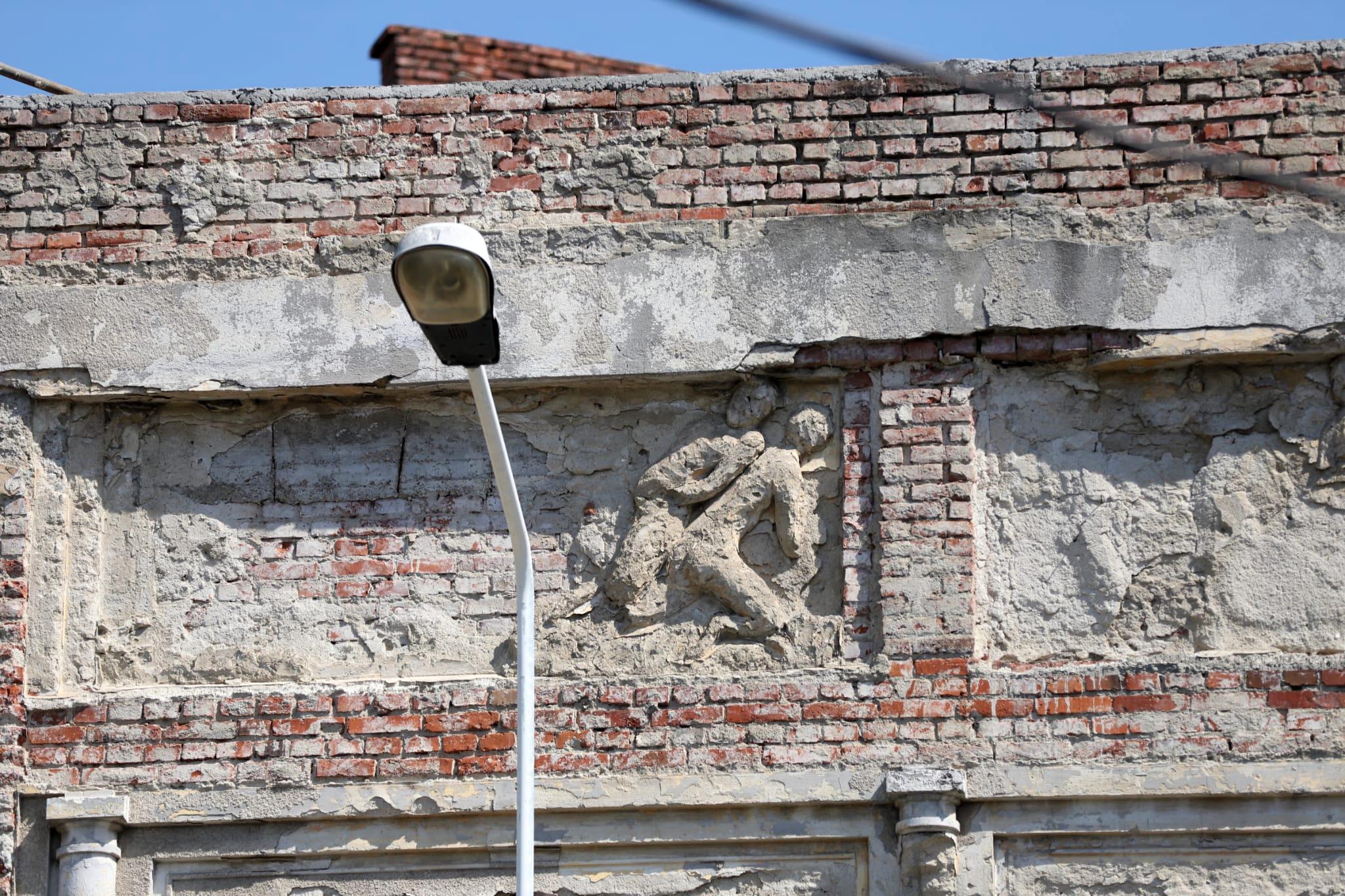 Am intrat pe șantier! Renaște cinematograful Marconi, monumentul istoric abandonat la Gara de Nord. Inaugurare specială cu șuncă, șpriț și țuică