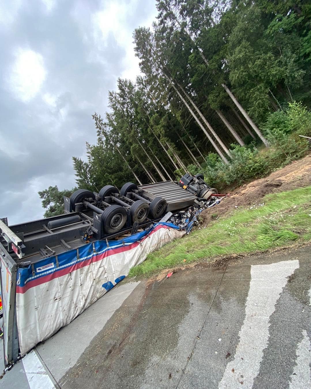 Mărturia tinerei mame în mașina căreia a intrat cu TIR-ul plin cu bere un șofer român, pe banda de urgență a unei autostrăzi din Germania