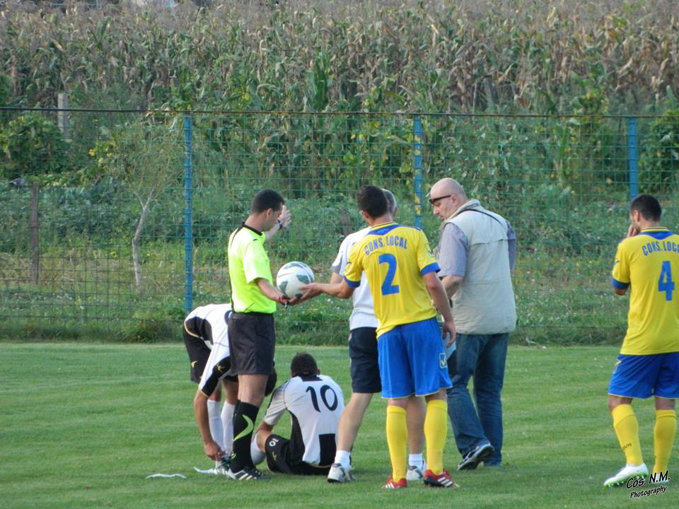 GALERIE FOTO / Arena din lanul de porumb! ^Aici va juca Adrian Mutu! 