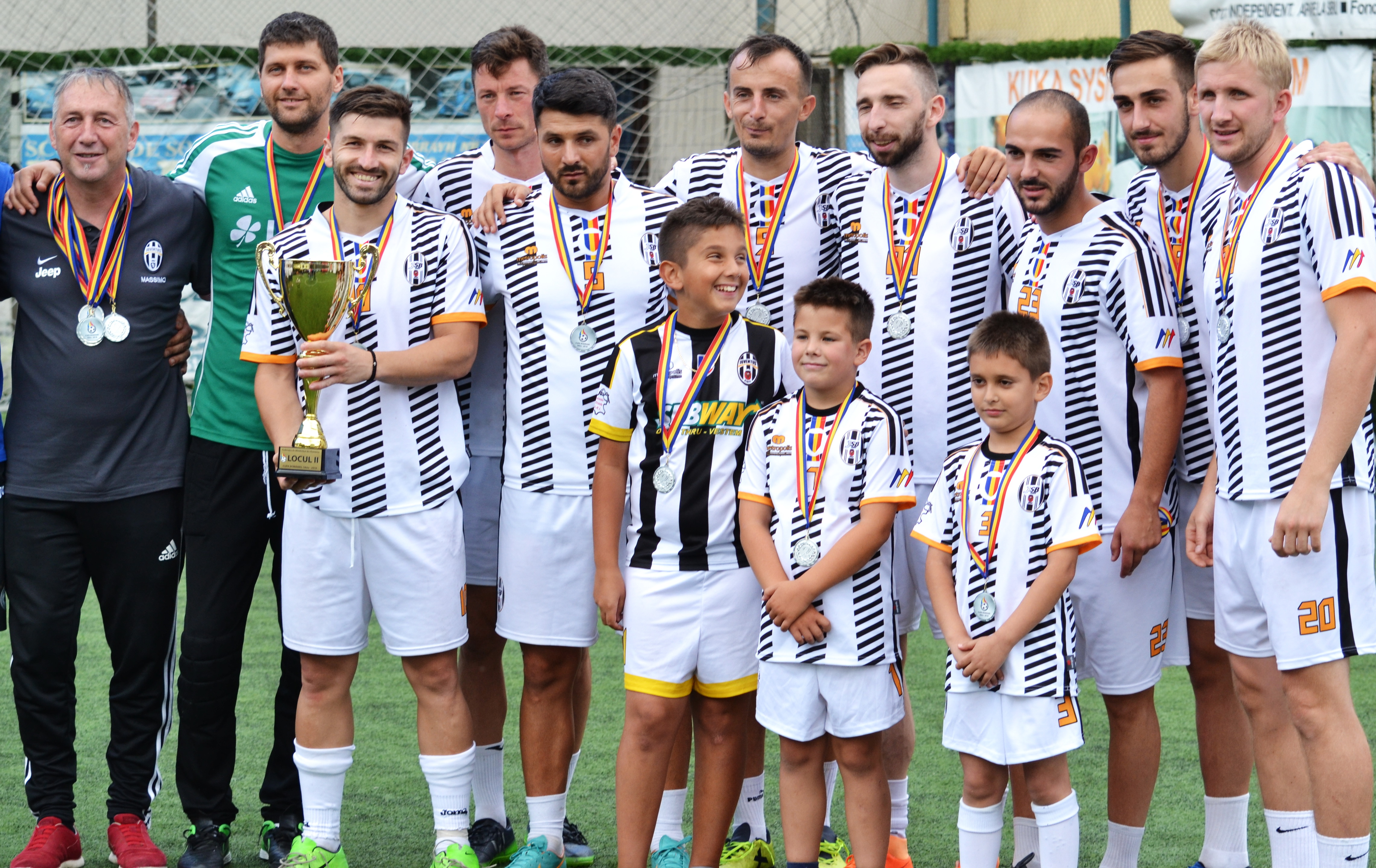 Danco Pro București a câștigat Cupa României la minifotbal, cu Adrian Boingiu - antrenor și Florin Matache - portar. Boingiu va fi mazilit de la naționala U19 | FOTO