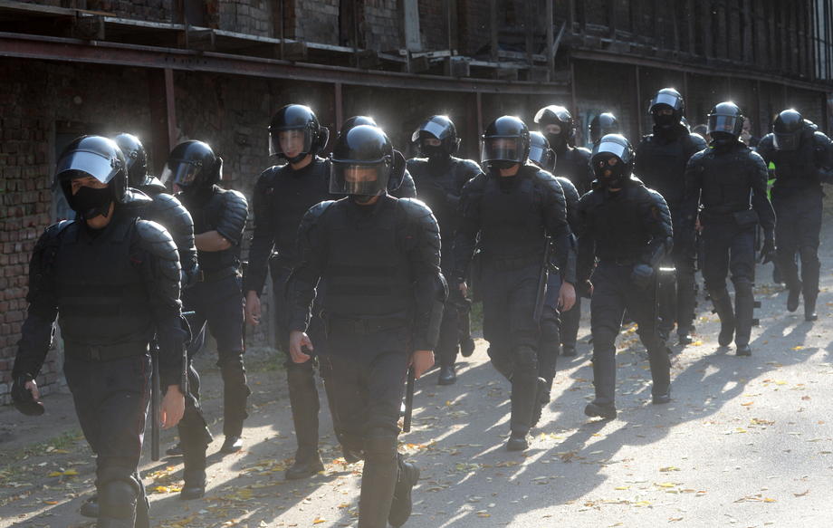 FOTO | Intervenție în forță a poliției din Belarus la o manifestație pașnică a femeilor care protestau față de președintele Lukașenko