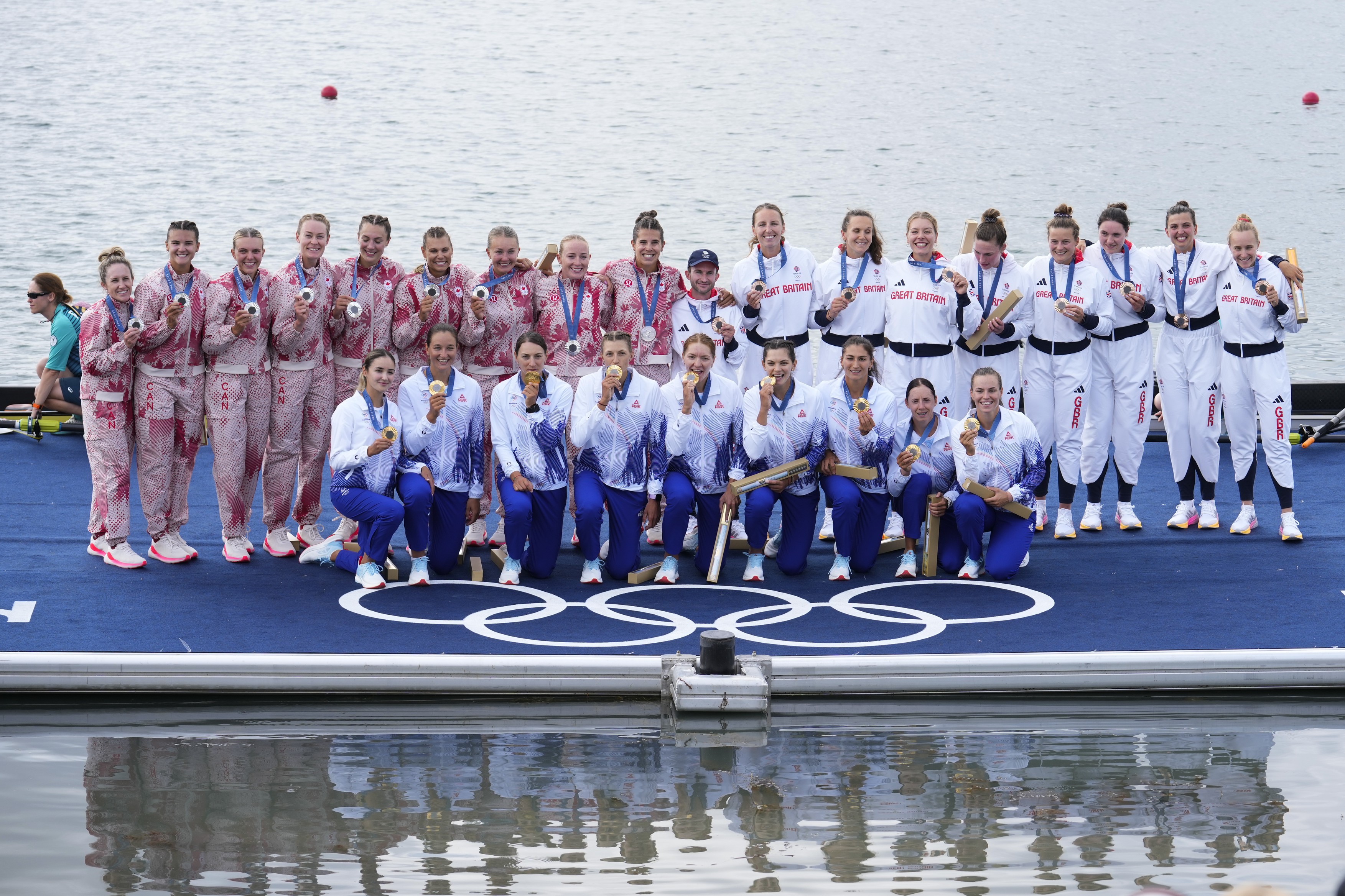 Aur după 20 de ani! Echipajul feminin de 8 plus 1 a dominat finala și a câștigat medalia de aur la JO 2024. Team România a ajuns la 7 medalii