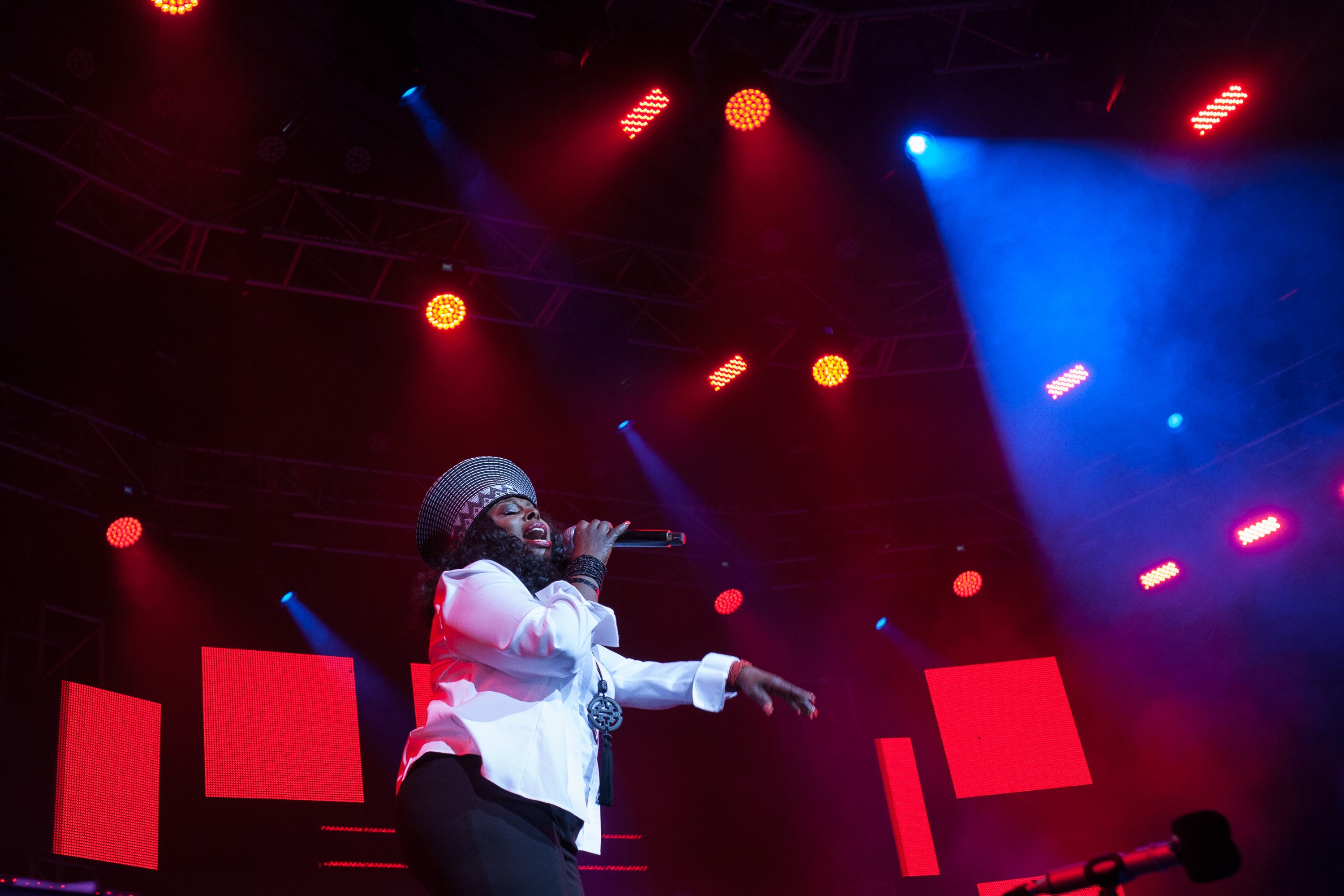 Angie Stone a murit în accident de mașină. Artista se întorcea de la un concert