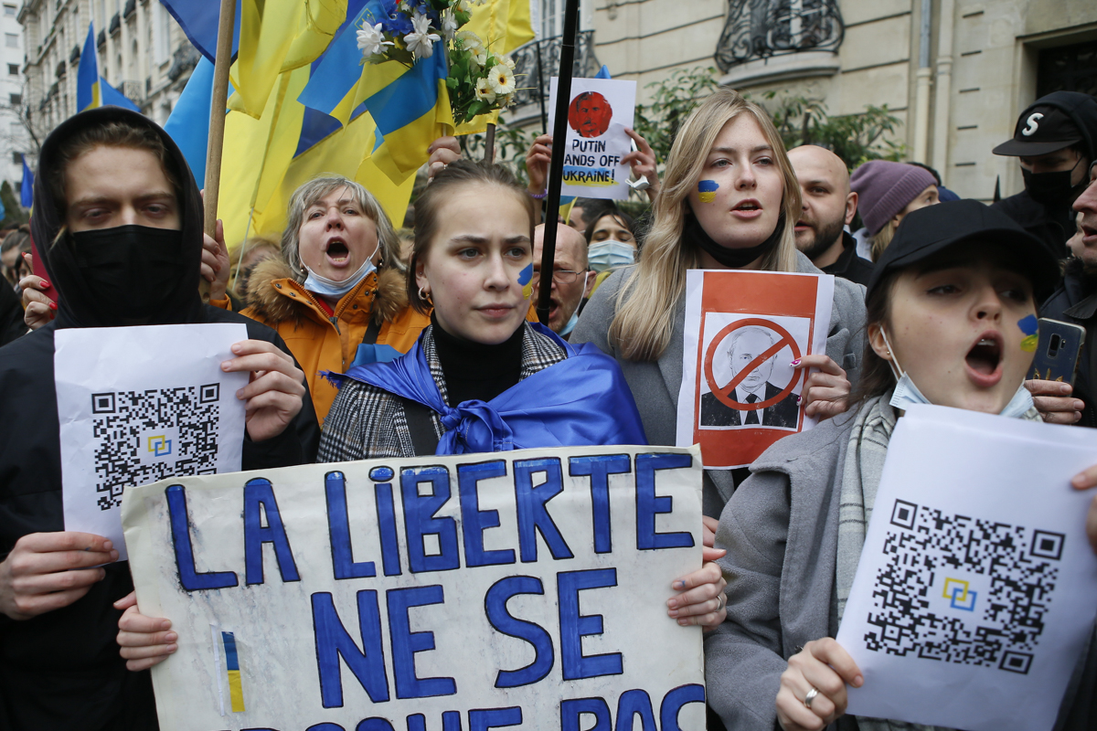 IMAGINI. Din București până în Sydney, mii de oameni protestează față de războiul din Ucraina: „Stop Putin!”