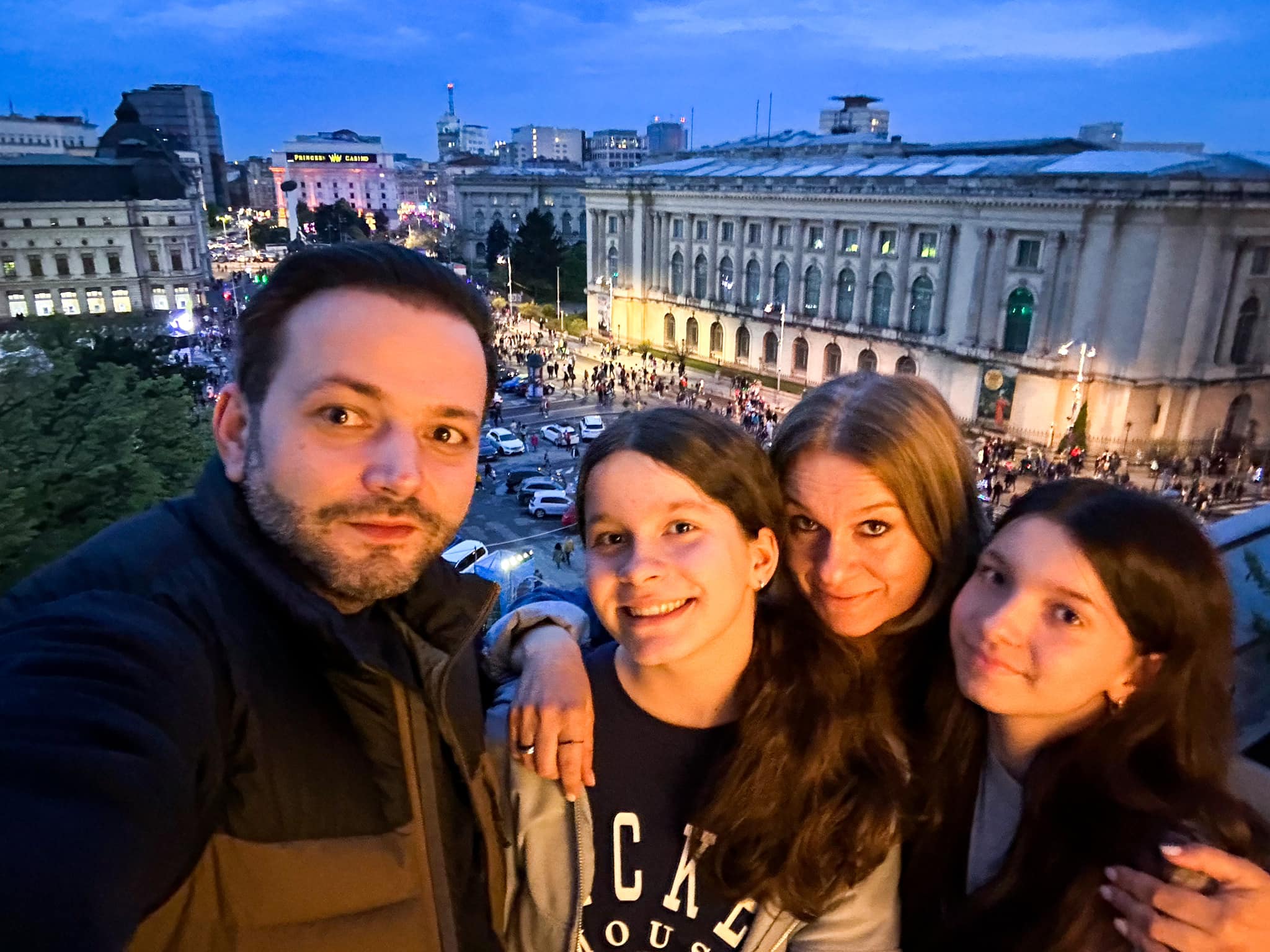 Gemenele lui Mihai Morar au terminat clasa a VIII-a la o școală privată: „Au avut șansă de niște dascăli în ăștia 8 ani… de-mi vine să le fac grup statuar”