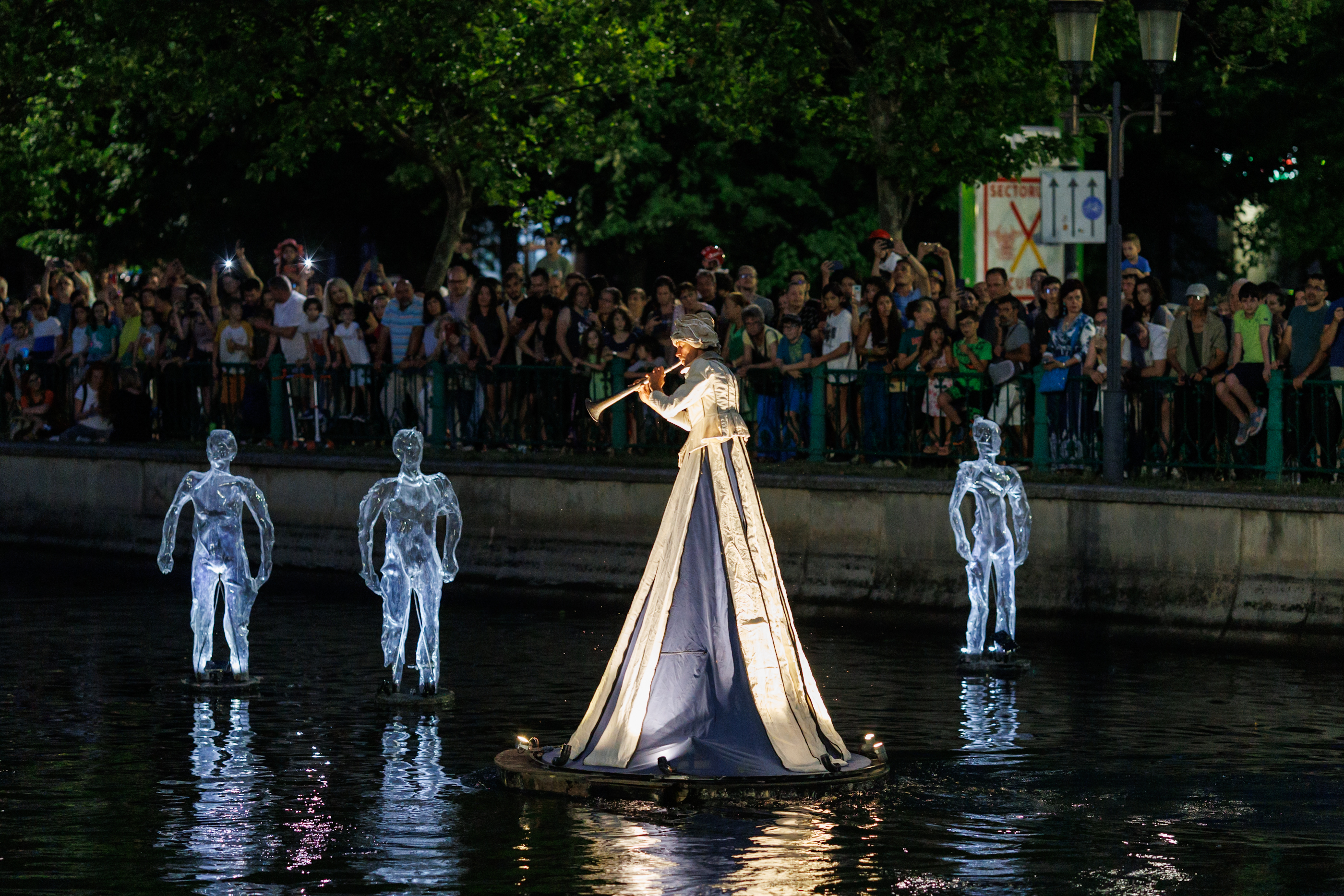 FOTOREPORTAJ. „B-Fit in the Street” în 50 de imagini. 200 de artişti din Spania, Franţa și Italia au făcut spectacol pe străzile din București