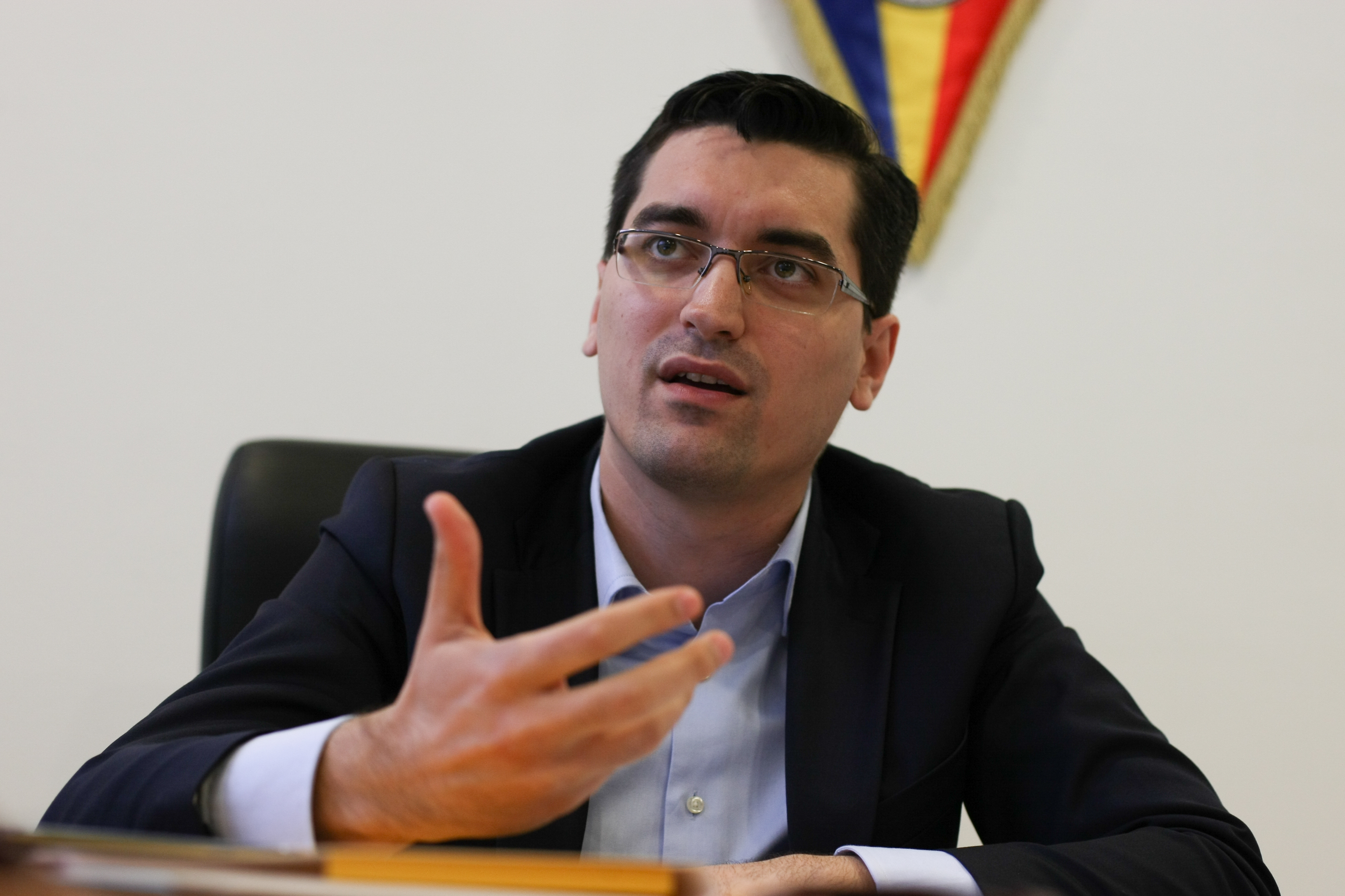 Interviu EXCLUSIV cu șeful FRF, Răzvan Burleanu: ”Tricolorii au primă pentru câștigarea Euro! Naționala a devenit locomotiva fotbalului nostru!”. ”Nu mă deranjează asocierea cu Serviciile secrete” | VIDEO