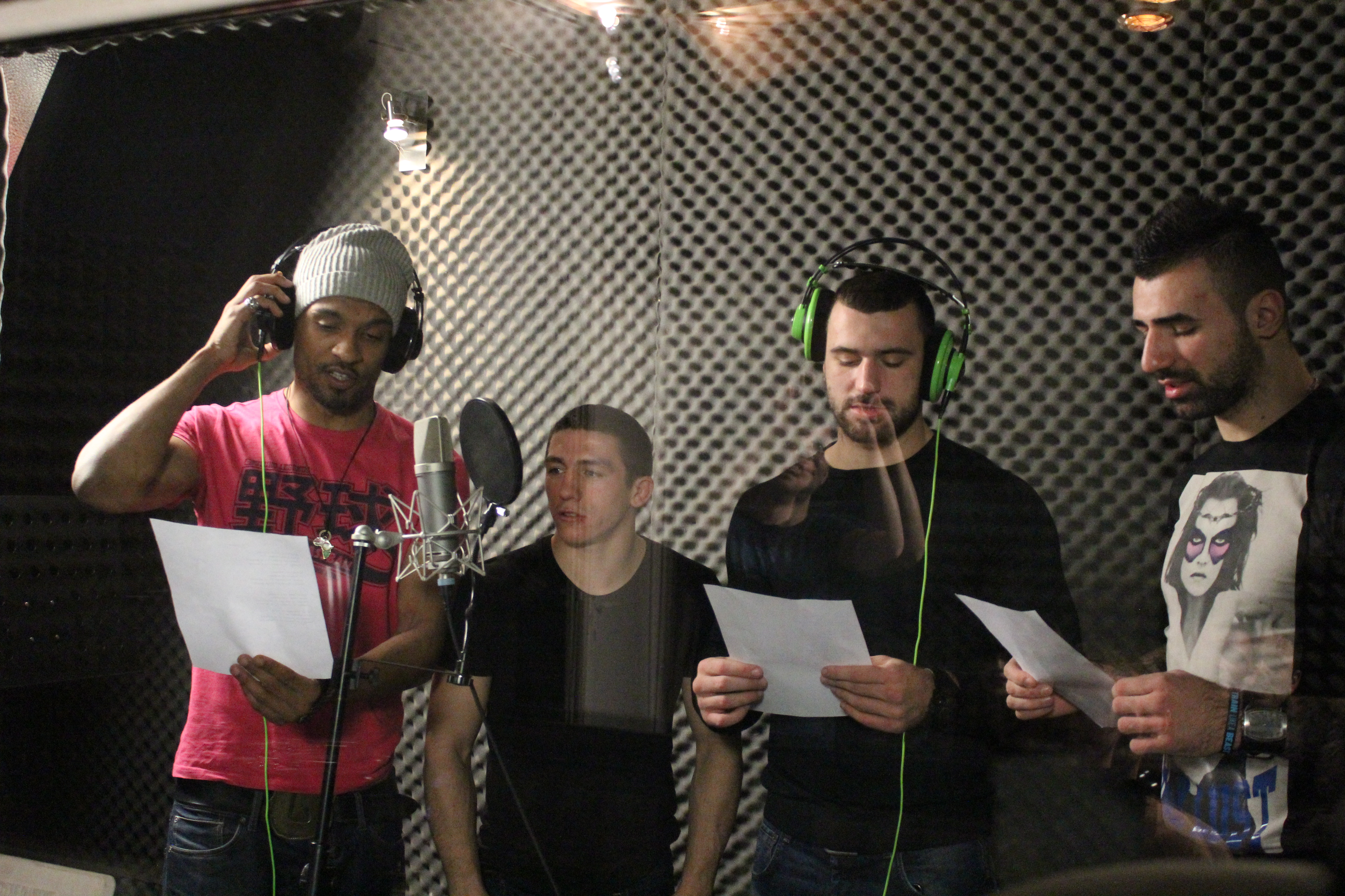 EXCLUSIV / Primiți cu colindul? Luptătorii Superkombat au intrat în studio! GALERIE FOTO&VIDEO