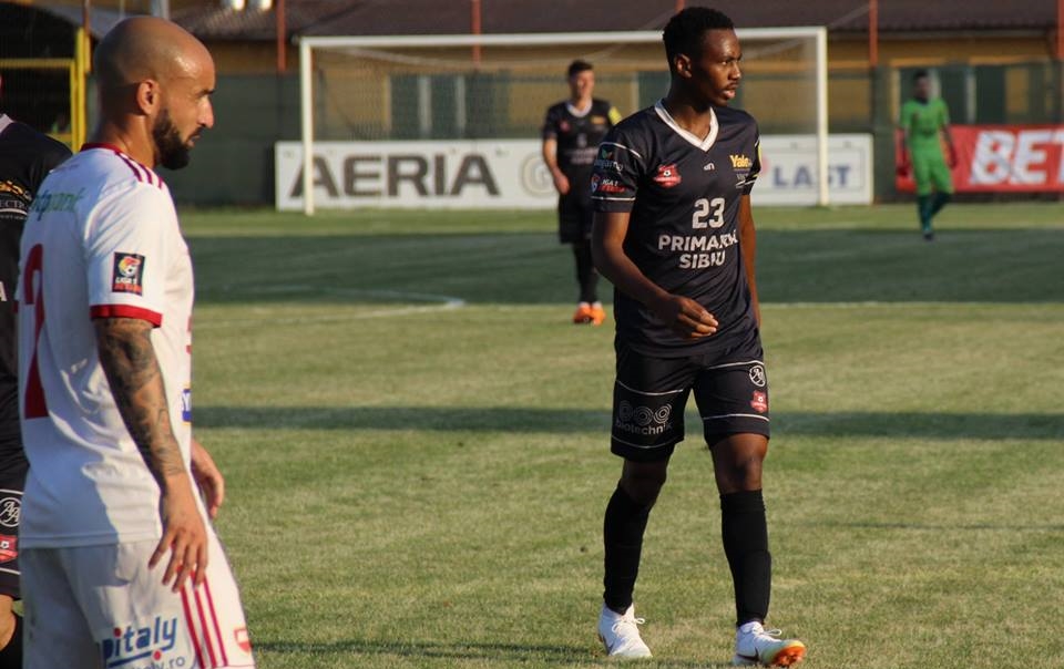 De ce îl cheamă Michael Jordan pe N’Kololo, de la FC Hermannstadt: ”Tata și mama au vrut să fiu baschetbalist”