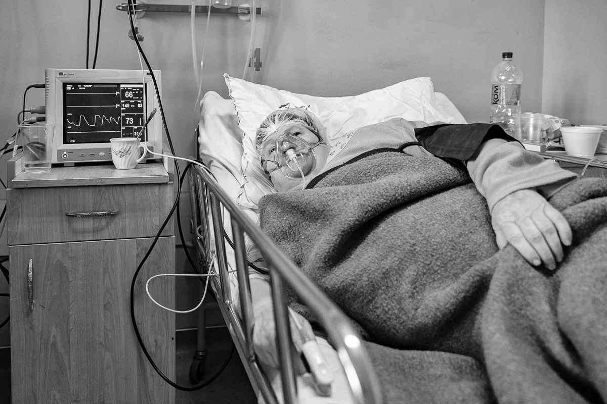 Despre oxigen, cafeină şi spiritul sacrificat al sărbătorilor în spitalul COVID din Roşiori de Vede: „O să picăm toţi la un moment dat”