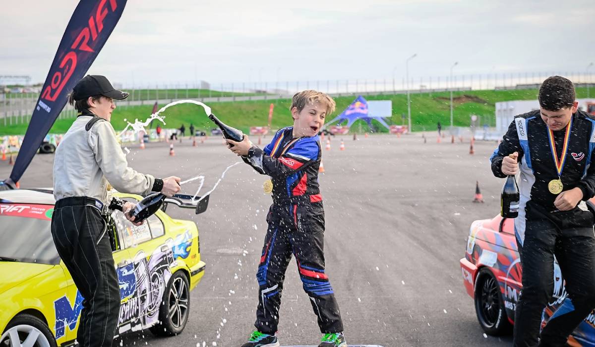 Cel mai tânăr pilot de drift din România are doar 10 ani. Alexis Stan a câștigat deja prima sa competiție oficială