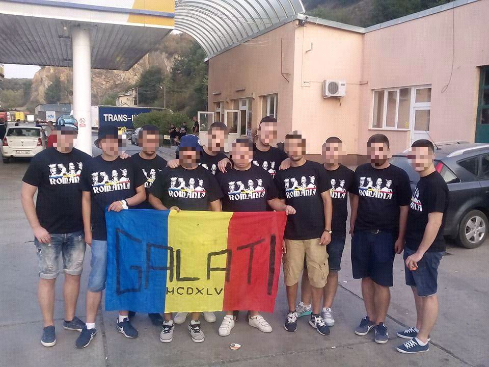 Ultraşii români s-au bătut între ei şi la Budapesta. Forţele de ordine i-au ferit de unguri, dar au făcut cordon să-i despartă pe stelişti de dinamovişti!
