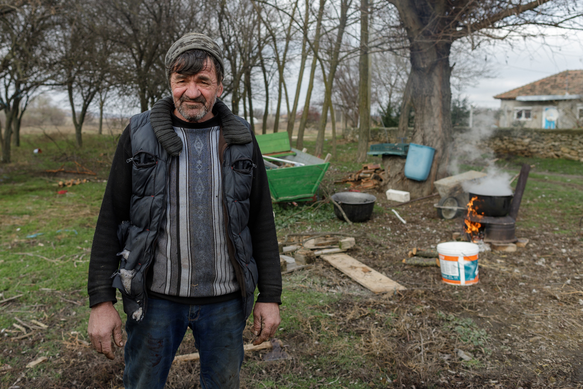 Românii au repopulat un cătun aproape părăsit de tătari. Acum, în satul Gherghina se taie porcul de Ignat și se ține Crăciunul