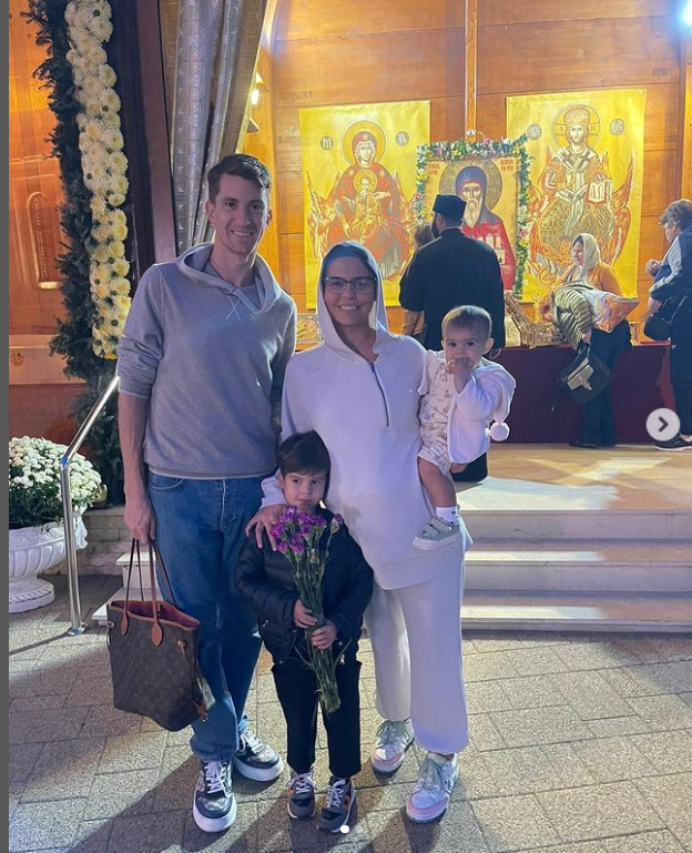 Cum va naște Andreea Popescu a treia oară.  Fosta dansatoare a Deliei, însărcinată cu o fetiță. „Sunt riscuri foarte, foarte mari”