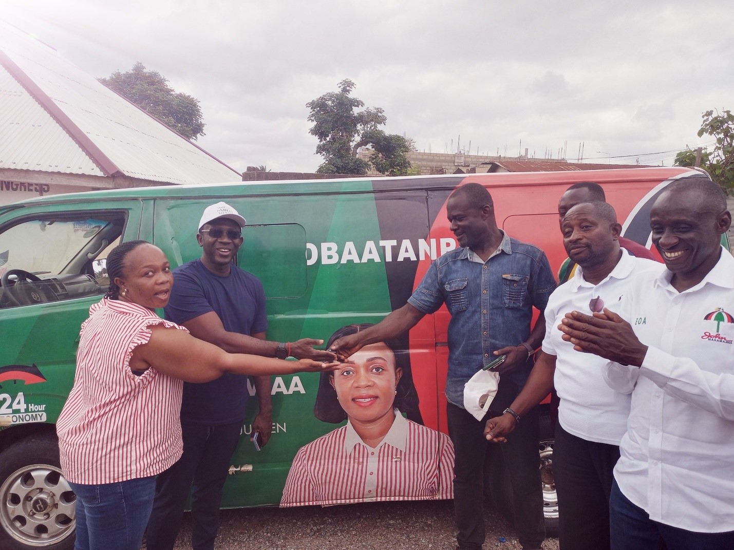 Kwame Awuah-Darko donates van, party paraphernalia to Juaben Constituency