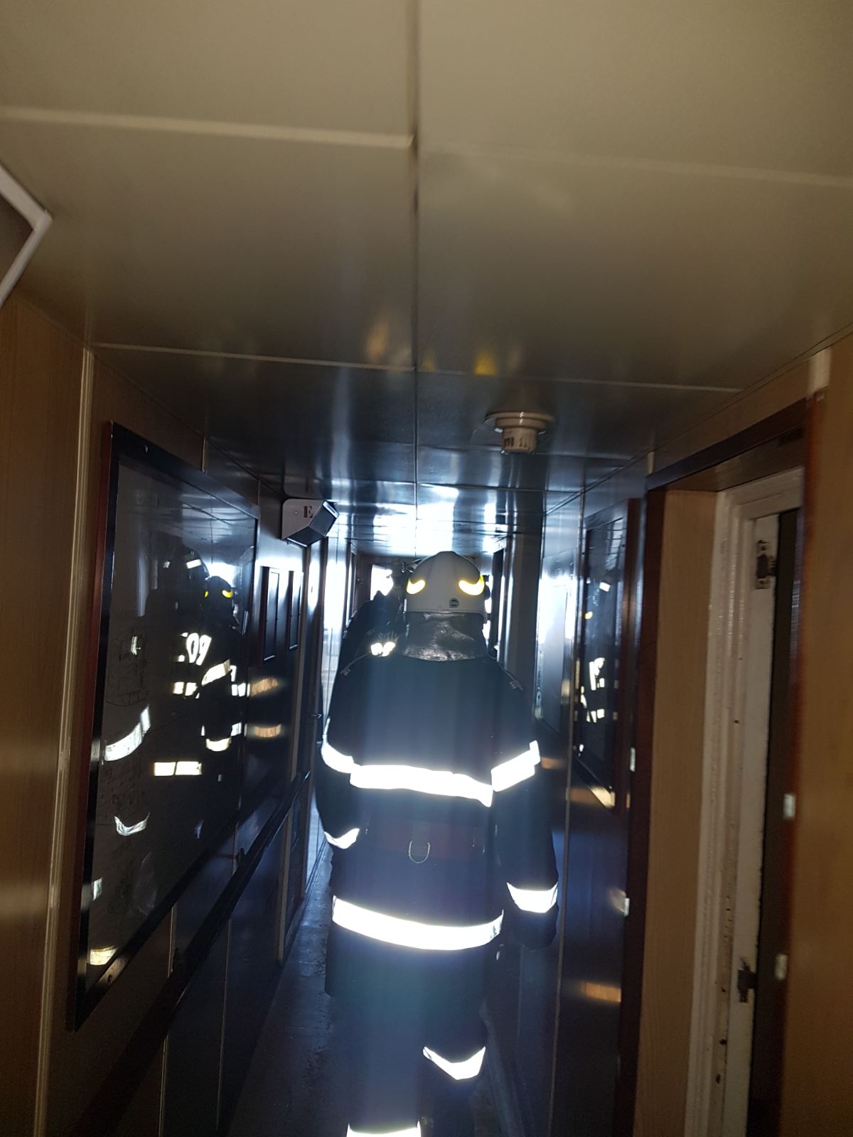 UPDATE: Arde o navă în Portul Constanța. Trei membri ai echipajului au nevoie de ajutor | FOTO&VIDEO