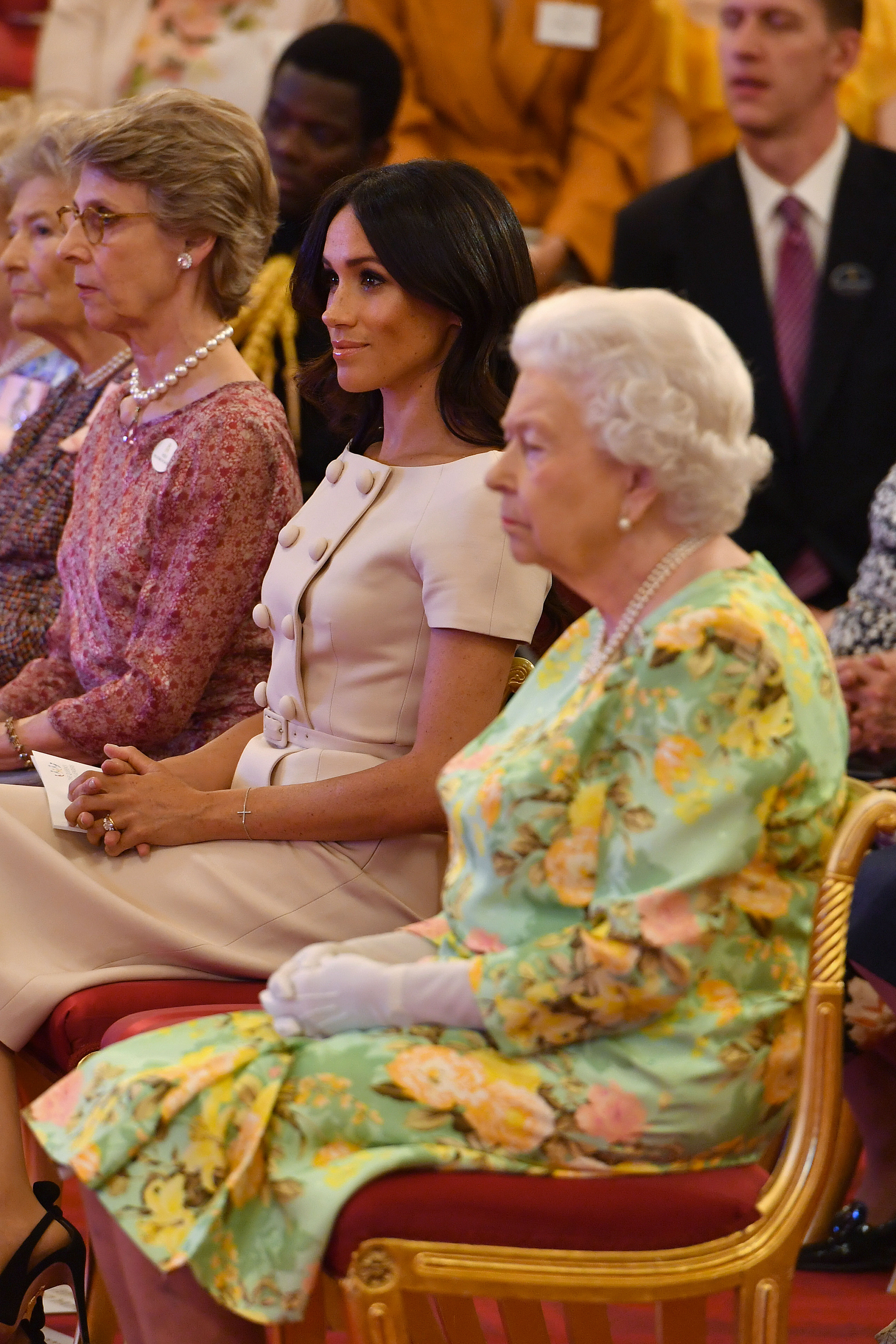 FOTO | Meghan Markle, lipsită de respect în fața Reginei Marii Britanii. Cum a stat ducesa de Sussex la fotografia oficială