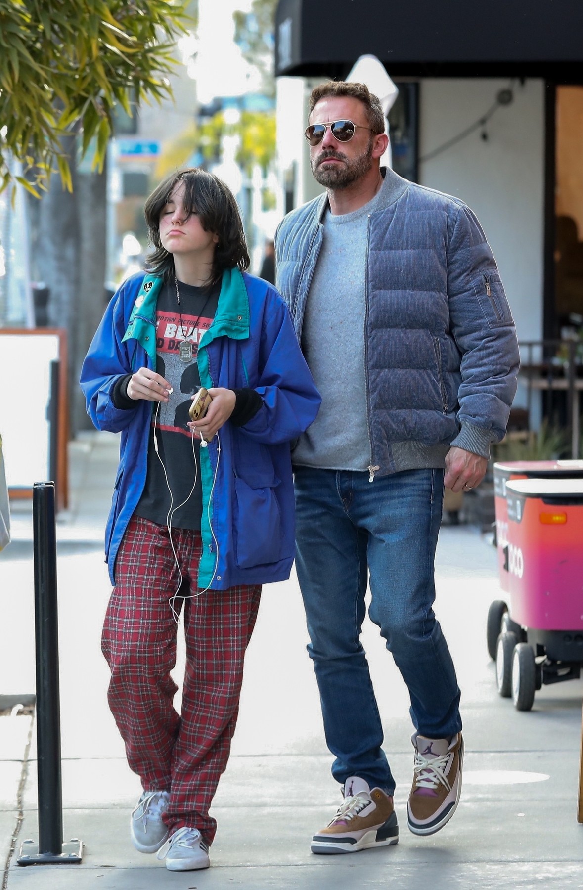 Fiica de 15 ani a lui Jennifer Garner și Ben Affleck și-a schimbat numele. S-a tuns scurt și poartă haine de băiat