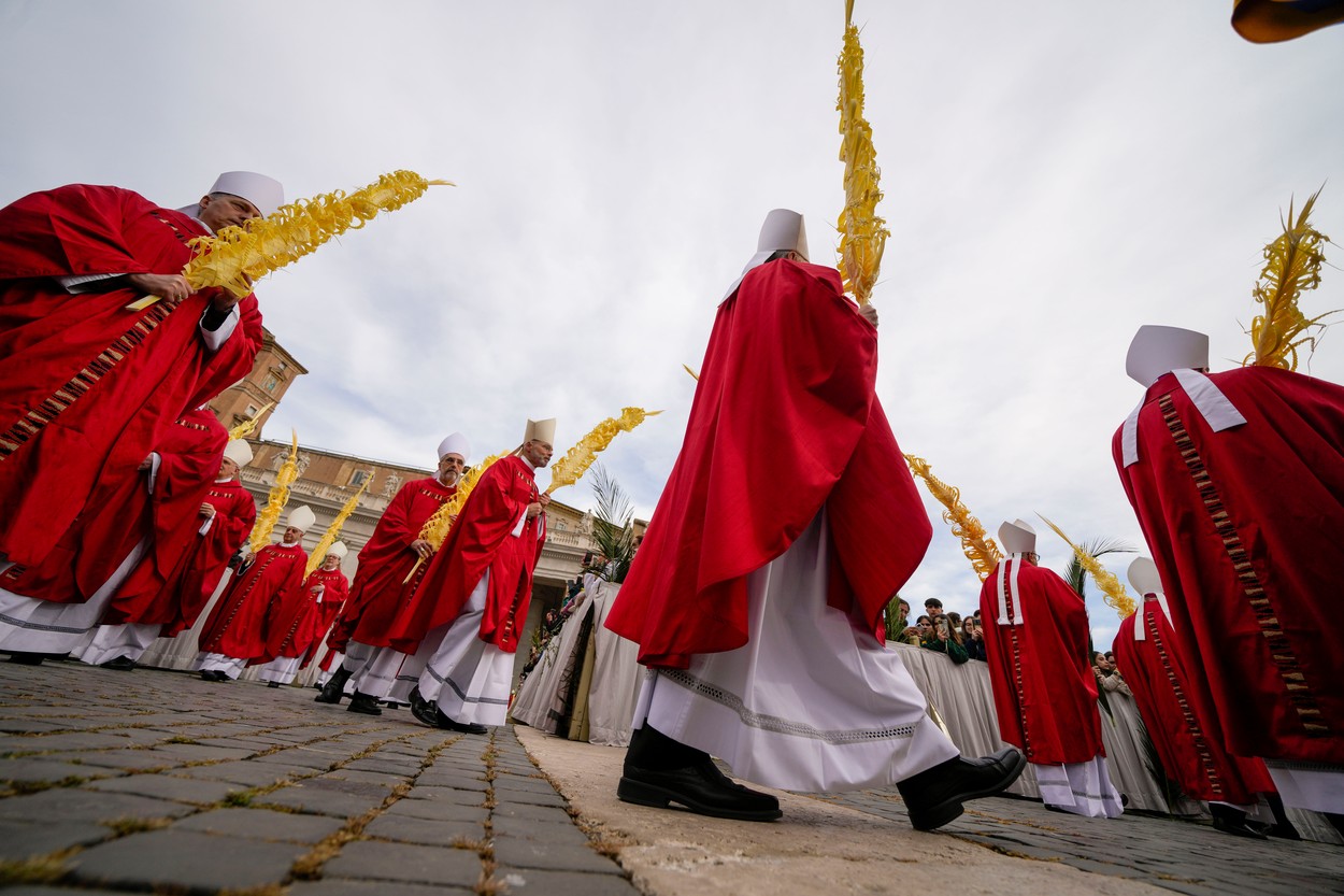 VIDEO | Papa Francisc a condus slujba de Florii de la Vatican, la o zi după ce a fost externat
