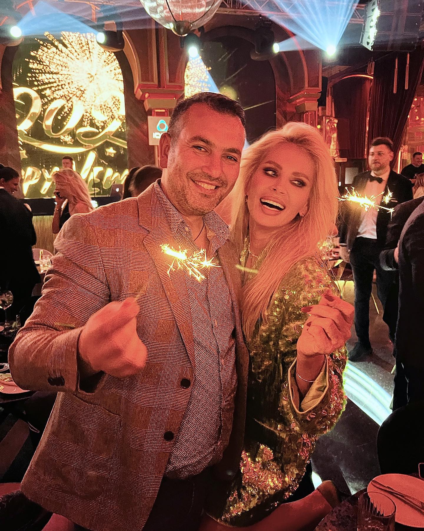 Andreea Bănică, despre infidelitate: „El știe că nu accept să fiu făcută de rușine”. Este împreună cu Lucian Mitrea de aproape 30 de ani