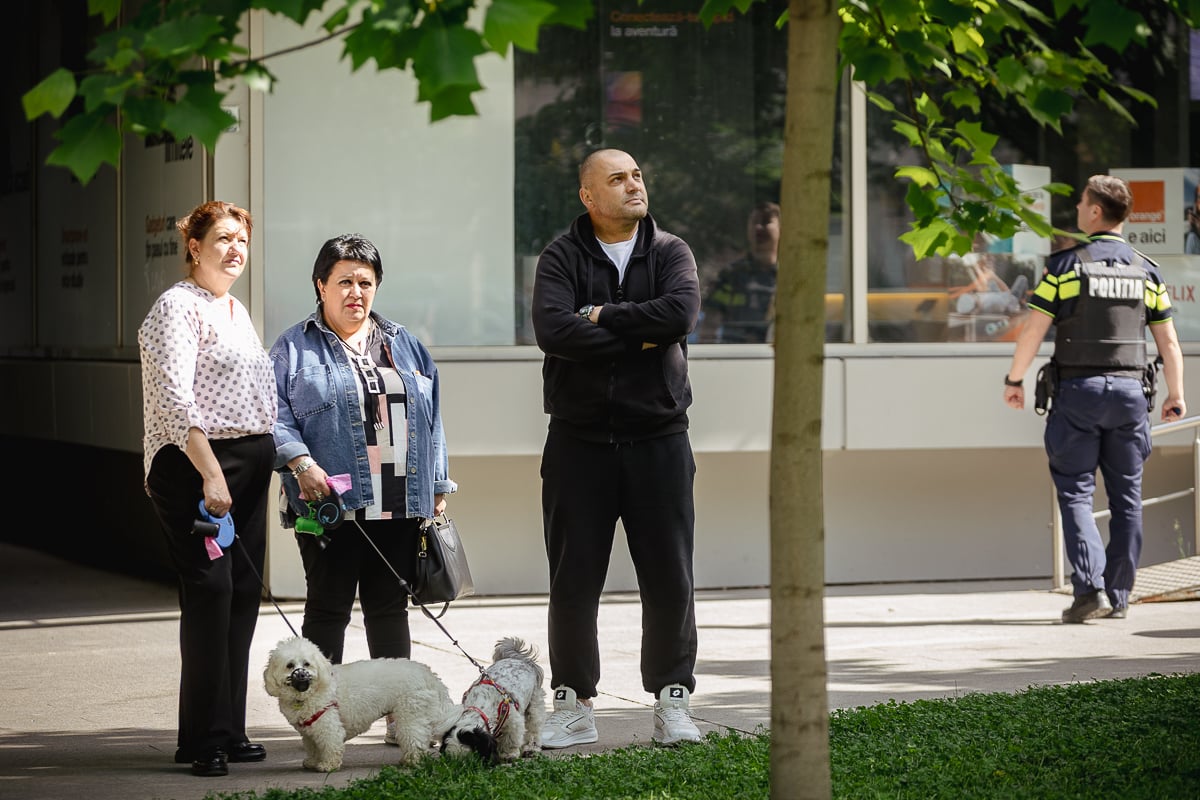 EXCLUSIV FOTO - VIDEO Cum să te adăpostești de drone în Galați. Pasul unu: „Îl cauți pe administrator, că el are cheia”. El sau președintele blocului, mai importanți ca CSAT în astfel de cazuri