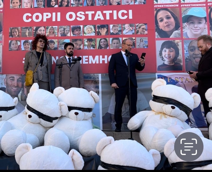 Manifestație la București în semn de solidaritate cu cetățenii israelieni ținuți ostatici în Fâșia Gaza. FOTO