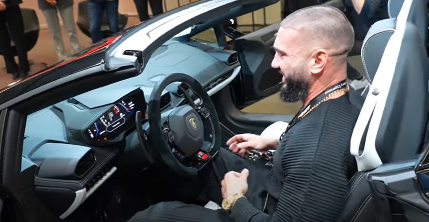 Imagini cu mașina de 300.000 de euro a lui Dorian Popa. A mers la fabrica Lamborghini, în Italia: „Mi-au dat și lacrimile”